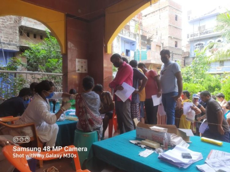 मेगा वैक्सीन कैंप के द्वारा वार्ड संख्या 49 में 342 लोगों ने लिया टीका