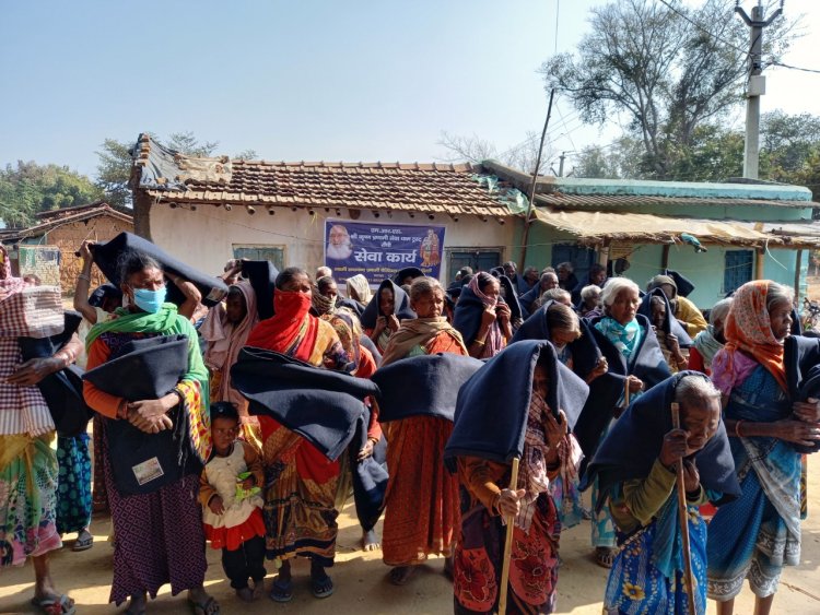 मानव सेवा की मिसाल पेश कर रहे हैं संत सदानंद जी महाराज के शिष्यगण