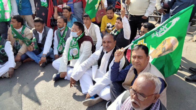 कृषि विधेयक के खिलाफ राजद उतरा सड़कों पर, भारत बंद का किया समर्थन