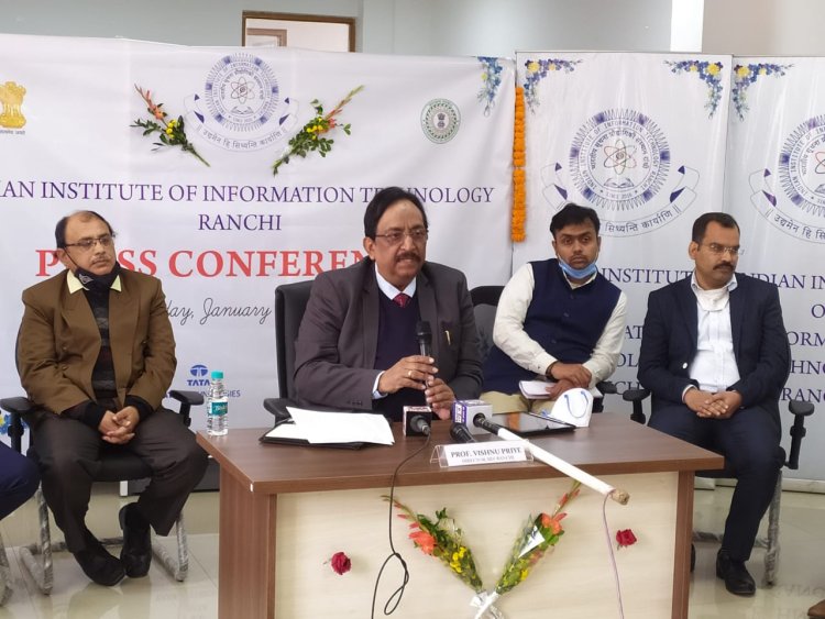 शिक्षा के साथ-साथ छात्रों के कौशल विकास के लिए भी कृत-संकल्प है ट्रिपल आईटी : प्रो. विष्णु प्रिये