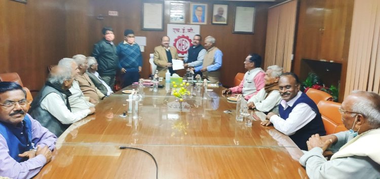 एचईसी के सेवानिवृत्तकर्मियों का धरना जारी