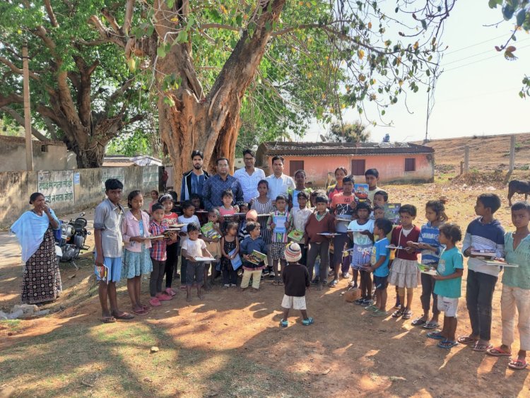 शिक्षा दान कार्यक्रम “पढ़ें,पढ़ाएं और साक्षर बनाएं” अभियान का शुभारंभ