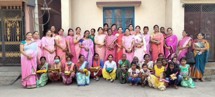 सरायकेला जिला वीरांगना ने जरूरतमंद महिलाओं और बच्चों संग मनाई होली, बांटे वस्त्र व अबीर-गुलाल