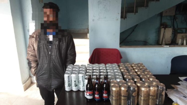 पहाड़पुर रेलवे स्टेशन से एक युवक के बैग से 78 बोतल केन बियर पकड़ाया