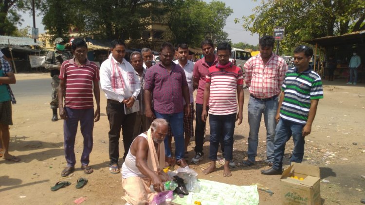 हाई मास्ट लाइट कार्ययोजना का विधायक सुखराम उरांव ने किया शिलान्यास
