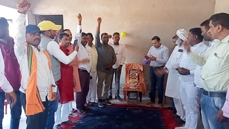 भूतपूर्व सांसद स्व. ईश्वर चौधरी की जयंती मानपुर पंचदेव धाम में हर्षोल्लास से मनाया गया:-प्रमोद कुमार आनंद