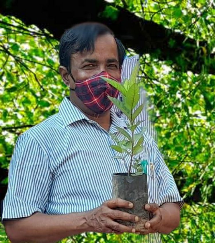 पर्यावरण प्रेमी तुषार कांति ने पांच हजार पौधे लगाकर बनाया कीर्तिमान