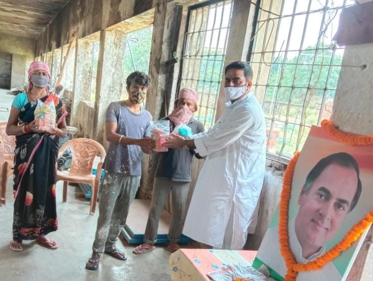 स्व.राजीव गांधी युवाओं के प्रेरणास्रोत : शशिभूषण राय