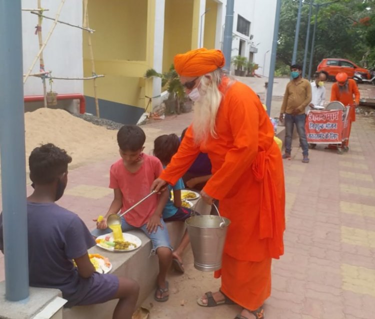 आनन्द मार्ग यूनिवर्सल रिलीफ टीम कोरोना काल में चौदह महीने से निरन्तर ज़रूरतमंदों की कर रही सेवा