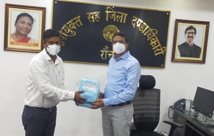 भारतीय लोक कल्याण संस्थान ने उपायुक्त को दिया 400 फेश सेफ्टी मास्क