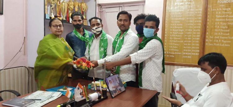 नौजवान एकता कमेटी और छात्र मोर्चा ने डोरंडा काॅलेज की नवनियुक्त प्राचार्य डॉ.जेबा का किया अभिनंदन