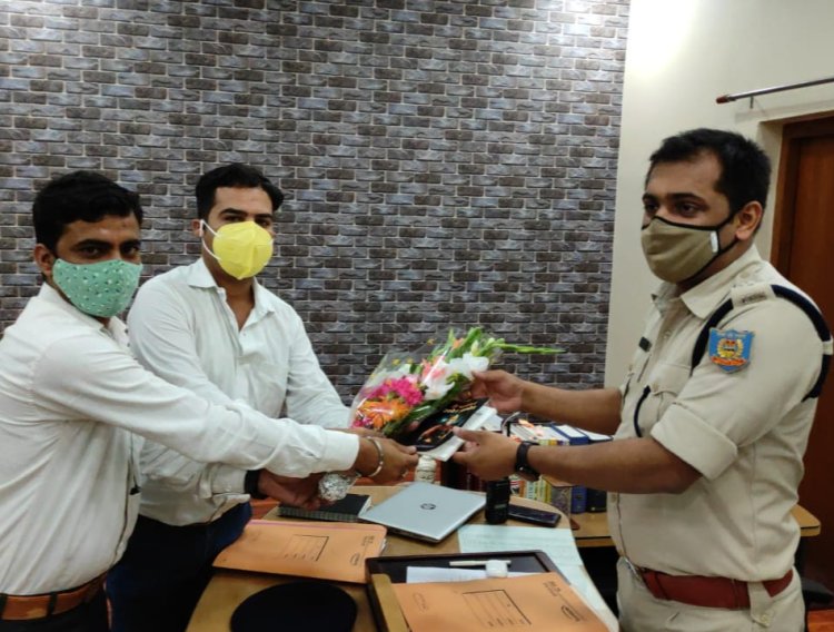 नवनियुक्त ट्रैफिक एसपी अंजनी अंजन का छात्र नेताओं ने किया अभिनंदन