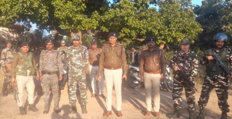 लोकसभा चुनाव :32 वीं वाहिनी सशस्त्र सीमा बल के द्वारा नक्सल प्रभावित क्षेत्रों में चलाया गया जागरूकता अभियान