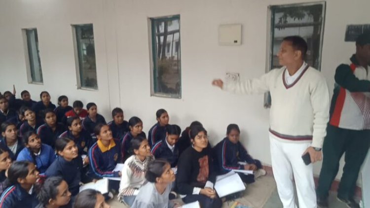 एनसीसी सी सर्टिफिकेट के लिए कैडेट्स ले रहे ट्रेनिंग