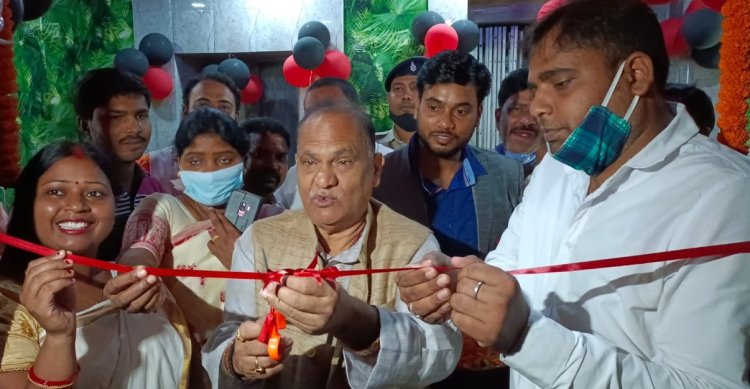 हंगरी रेस्टोरेंट का शुभारंभ, आधे घंटे में खाएं बाहुबली थाली और जीतें एक लाख का इनाम