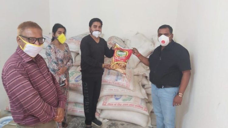 अखिल भारतीय कायस्थ महासभा ने स्वास्थ्य मंत्री को सौंपा 25 क्विंटल आटा