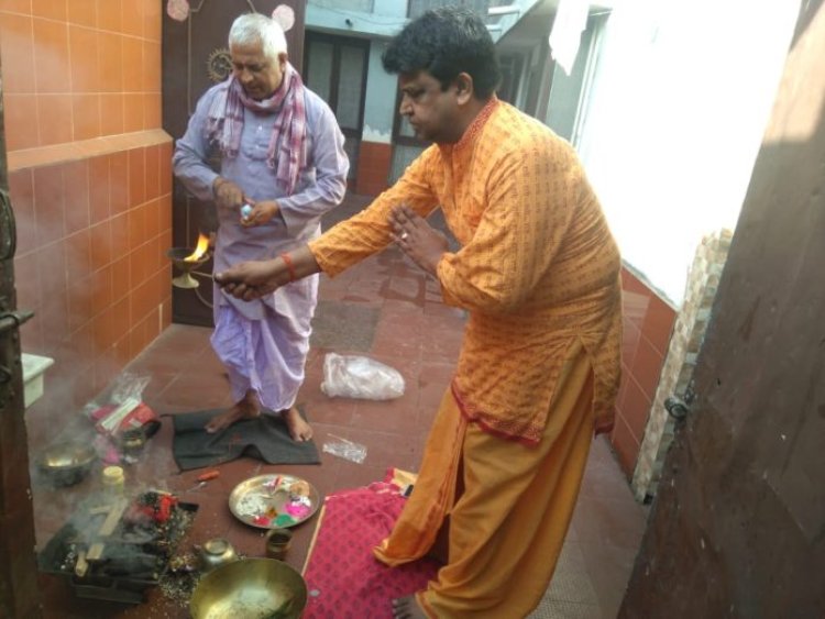 कोरोना से मुक्ति के लिए समाजसेवी सुधांशु सुमन कर रहे नव ग्रह शांति पाठ
