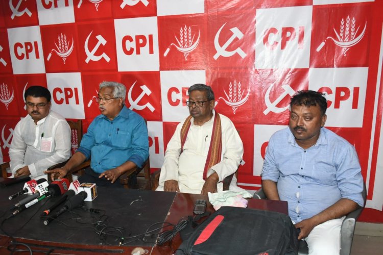 किसानों-मजदूरों को धोखा दे रही है मोदी सरकार :सांसद विनय विश्वम