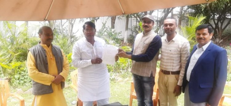 जाति आधारित जनगणना की मांग को ले राष्ट्रीय ओबीसी मोर्चा का प्रतिनिधिमंडल मिला डॉ.रामेश्वर उरांव से