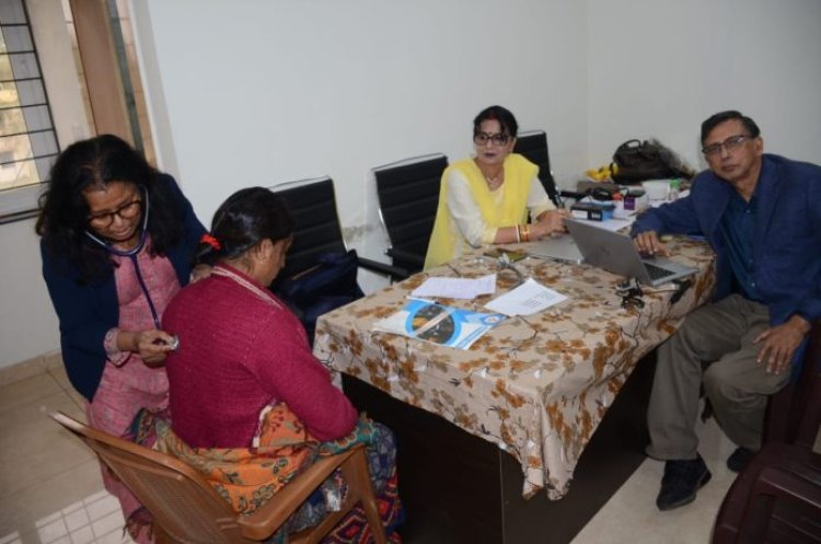 प्राण क्लिनिक के डॉक्टरों ने प्रेस क्लब में शुरू किया स्वास्थ्य जांच