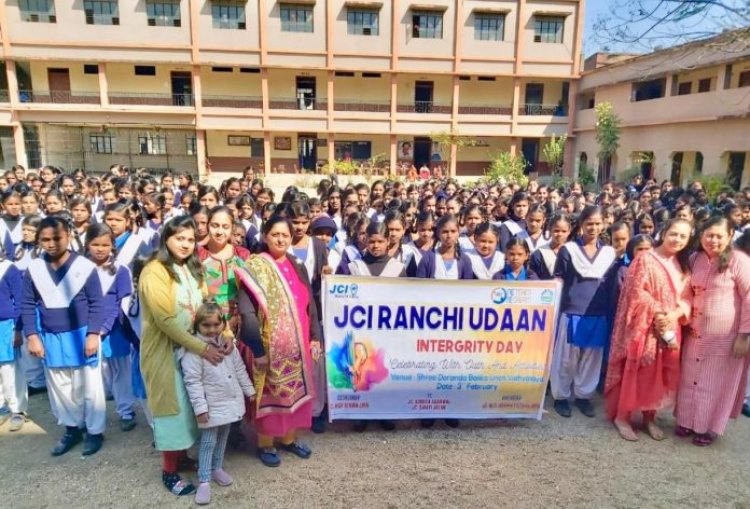 जेसीआई उड़ान ने डोरंडा कन्या पाठशाला के छात्राओं संग मनाया राष्ट्रीय अखंडता दिवस