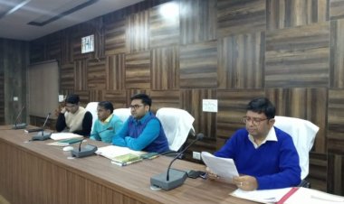 पाकुड़- गणतंत्र दिवस की तैयारी को लेकर उपायुक्त की अध्यक्षता में समीक्षा बैठक,अधिकारियों को दिए दिशा-निर्देश