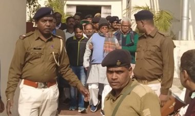 चारा घोटाला मामले में सीबीआई कोर्ट में पेश हुए लालू यादव