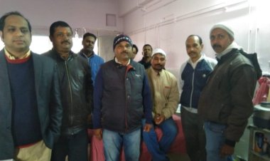 दर्जनों पत्रकार पहुंचे रिम्स, घायल पत्रकार का जाना हाल, 24 घंटे बाद रिम्स पहुंचे डीएसपी ने ली घटना की जानकारी