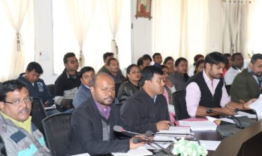 सिमडेगा- उप विकास आयुक्त की अध्यक्षता में प्रधानमंत्री आवास योजना एवं मनरेगा योजनाओं की समीक्षा बैठक
