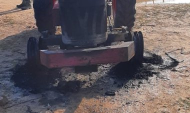 पलामू में नक्सलियों का तांडव,ट्रैक्टर को किया आग के हवाले