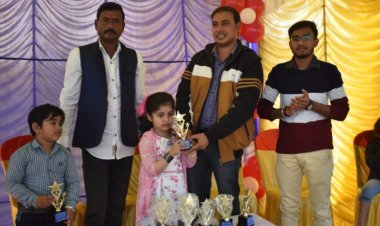 क्यूट बेबी प्रतियोगिता में सफल प्रतिभागी सम्मानित, अतिथियों ने आयोजक को दी बधाई