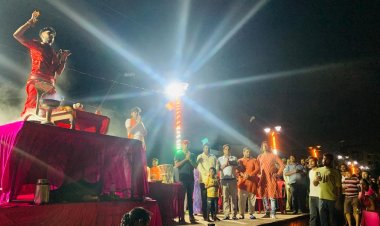 स्वामी विवेकानंद सरोवर के तट पर भव्य गंगा आरती का हुआ आयोजन