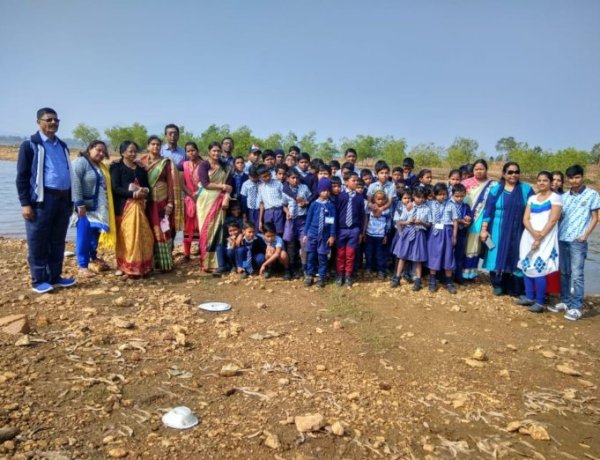 मां अमिया देवी मेमोरियल पब्लिक स्कूल के छात्रों का वनभोज सह शैक्षणिक भ्रमण कार्यक्रम आयोजित