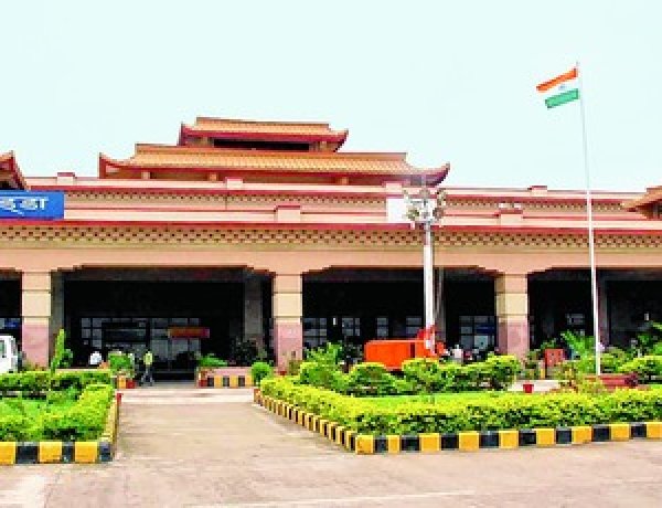 तीन लाख अमेरिकी डॉलर के साथ गया एयरपोर्ट से म्यांमार की 5 महिला गिरफ्तार,पूछताछ जारी