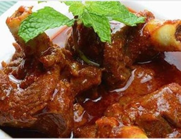 पूर्व सीएम द्वारा आयोजित वनभोज में मटन खाने के विवाद को लेकर भाजपा कार्यकर्त्ता आपस में भिड़े,9 घायल,3 की हालत चिंताजनक