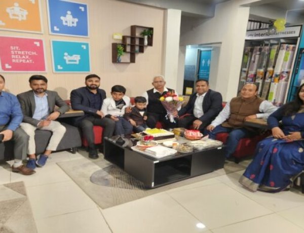 शिव शक्ति होम मेकिंग सोल्यूशन (गोदरेज इंटीरियो एक्सक्लूसिव शोरूम) ने मनाया पहला वर्षगाँठ।