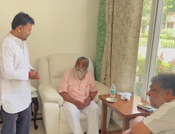 कांग्रेस नेता मिले दिशोम गुरु शिबू सोरेन से