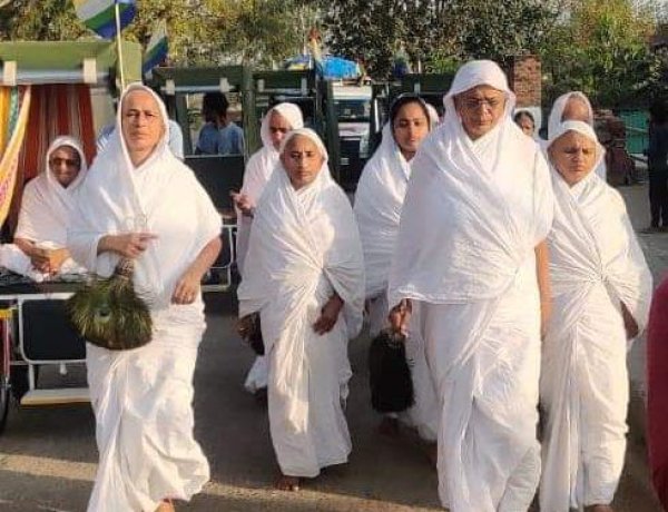 आज गणिनी आर्यिका सुप्रकाशमति माता जी अपने संघ के साथ शम्वेद शिखर में मंगल प्रवेश करेंगी