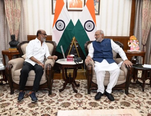 ”जेलर” की रिलीज़ के बाद सुपरस्टार रजनीकांत पहुंचे राँची, मिले राज्यपाल से, रजरप्पा मंदिर में की पूजा