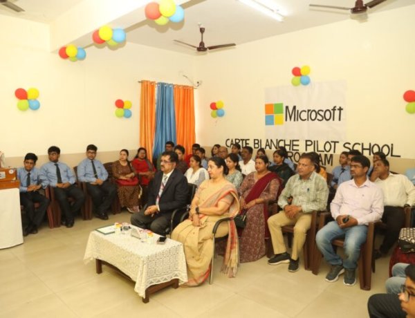 सरला बिरला पब्लिक स्कूल, रांची में कार्ट ब्लांच हाइब्रिड लर्निंग नोड क्लासरूम्स का उद्घाटन