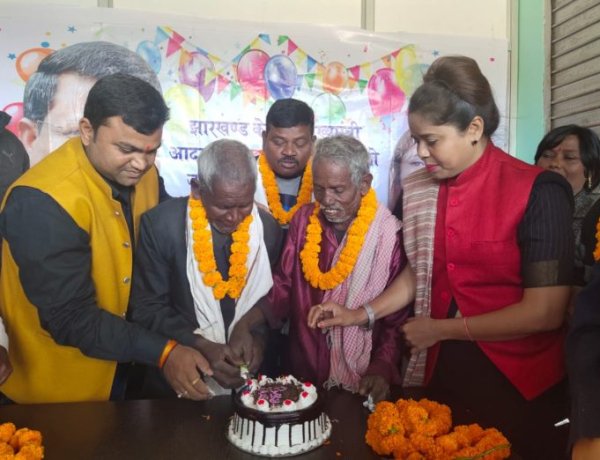 बाबूलाल मरांडी के 62वें जन्मदिन पर पार्टी कार्यकर्ताओं द्वारा कार्यक्रम आयोजित