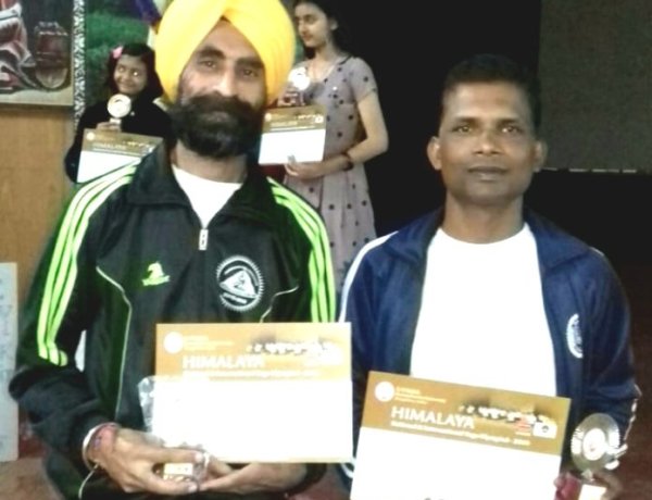 बेंगलुरु में आयोजित इंटरनेशनल हिमालयन योग ओलंपियाड में रांची के जगदीश एवम् हरेंद्र का शानदार प्रदर्शन