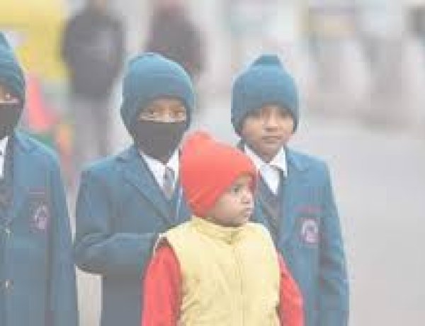 ठंड में सर्दी और प्रदूषण से अपने बच्चों को ऐसे बचाएं