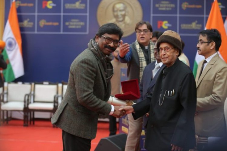 अवार्ड राज्य की जनता और गुरुजी को समर्पित करता हूँ : हेमंत सोरेन