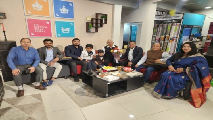 शिव शक्ति होम मेकिंग सोल्यूशन (गोदरेज इंटीरियो एक्सक्लूसिव शोरूम) ने मनाया पहला वर्षगाँठ।