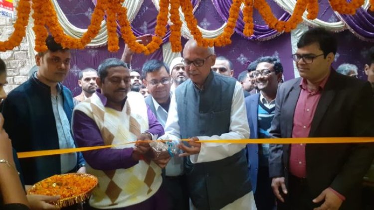 बख्तियारपुर बाजार में लाइफ लाइन क्लीनिक के उद्घाटन समारोह में पहुंचे विधायक रणविजय सिंह