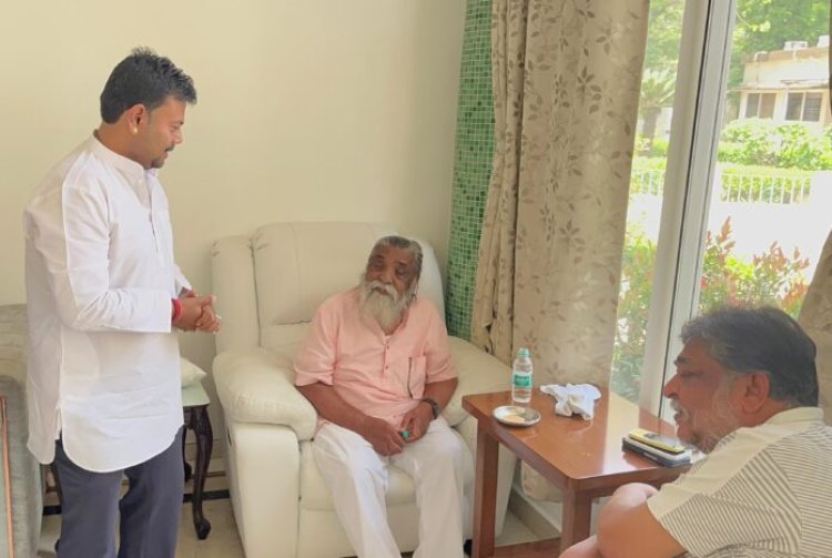 कांग्रेस नेता मिले दिशोम गुरु शिबू सोरेन से