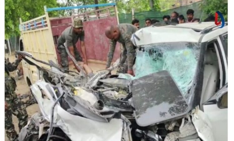 पटना से रजरप्पा जा रहे थे, खड़ी ट्रक में मारी टक्कर, 1 की मौत 3 घायल