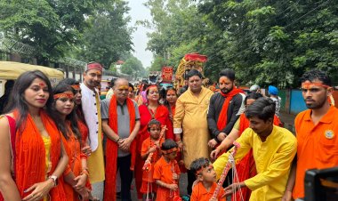 बाल कांवड़ियों ने महाकाल बाबा पर किया जलाभिषेक