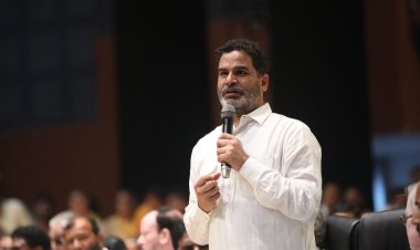 लूटकर कमाए गए पैसों के दम पर अपने कार्यकर्ताओं को रोक लें तेजस्वी : प्रशांत किशोर